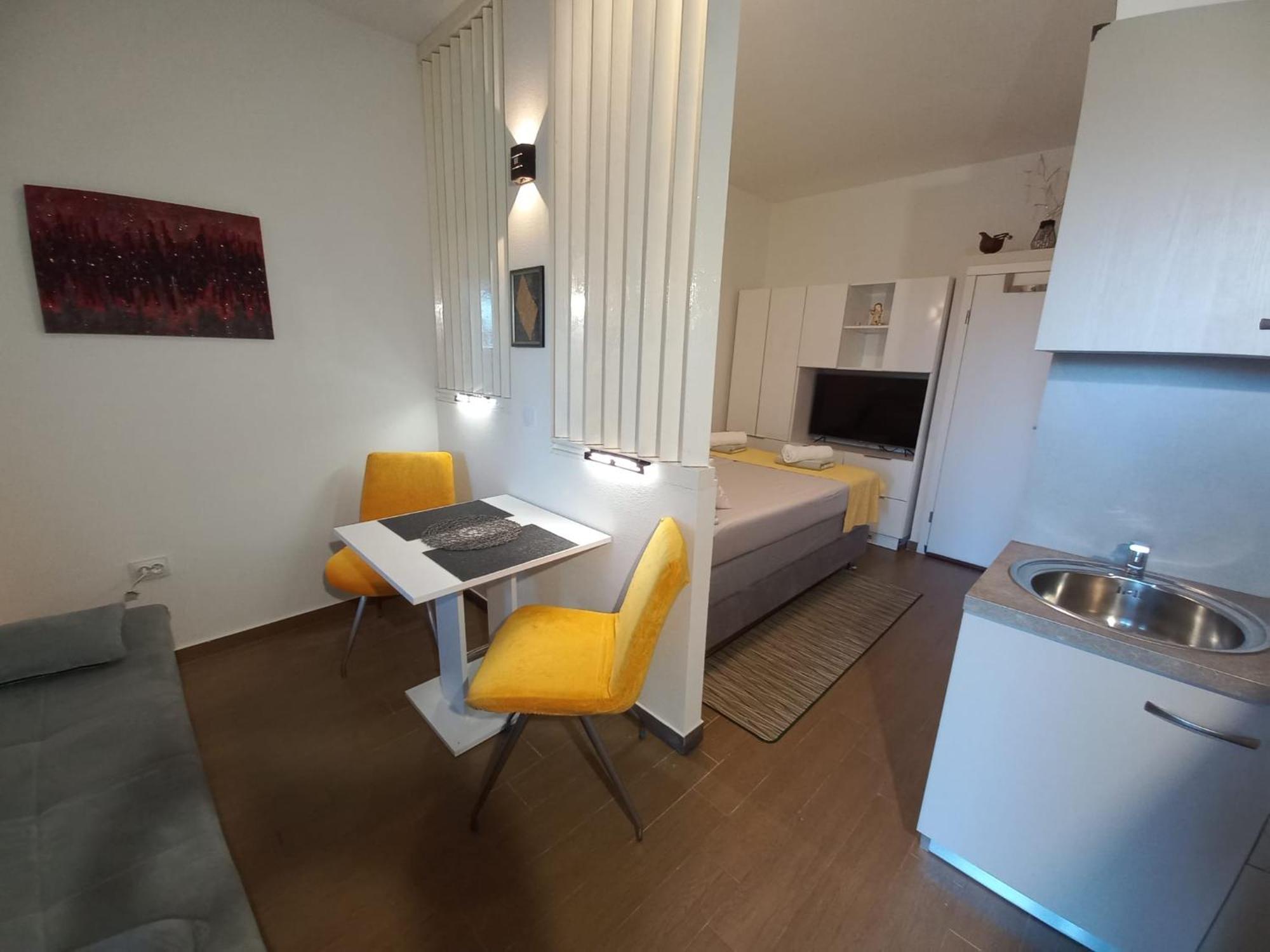 Studio Apartment With Pool 普拉 外观 照片