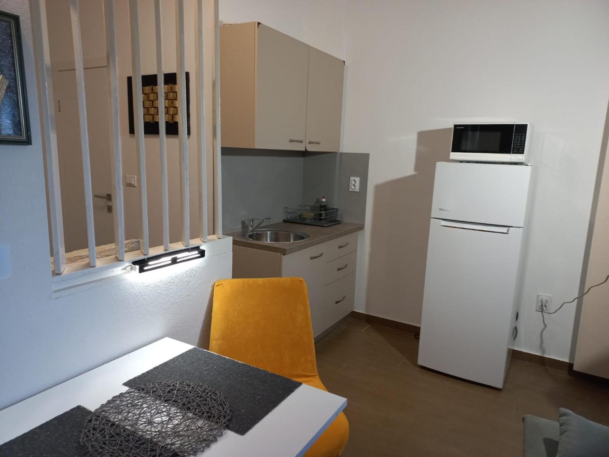 Studio Apartment With Pool 普拉 外观 照片