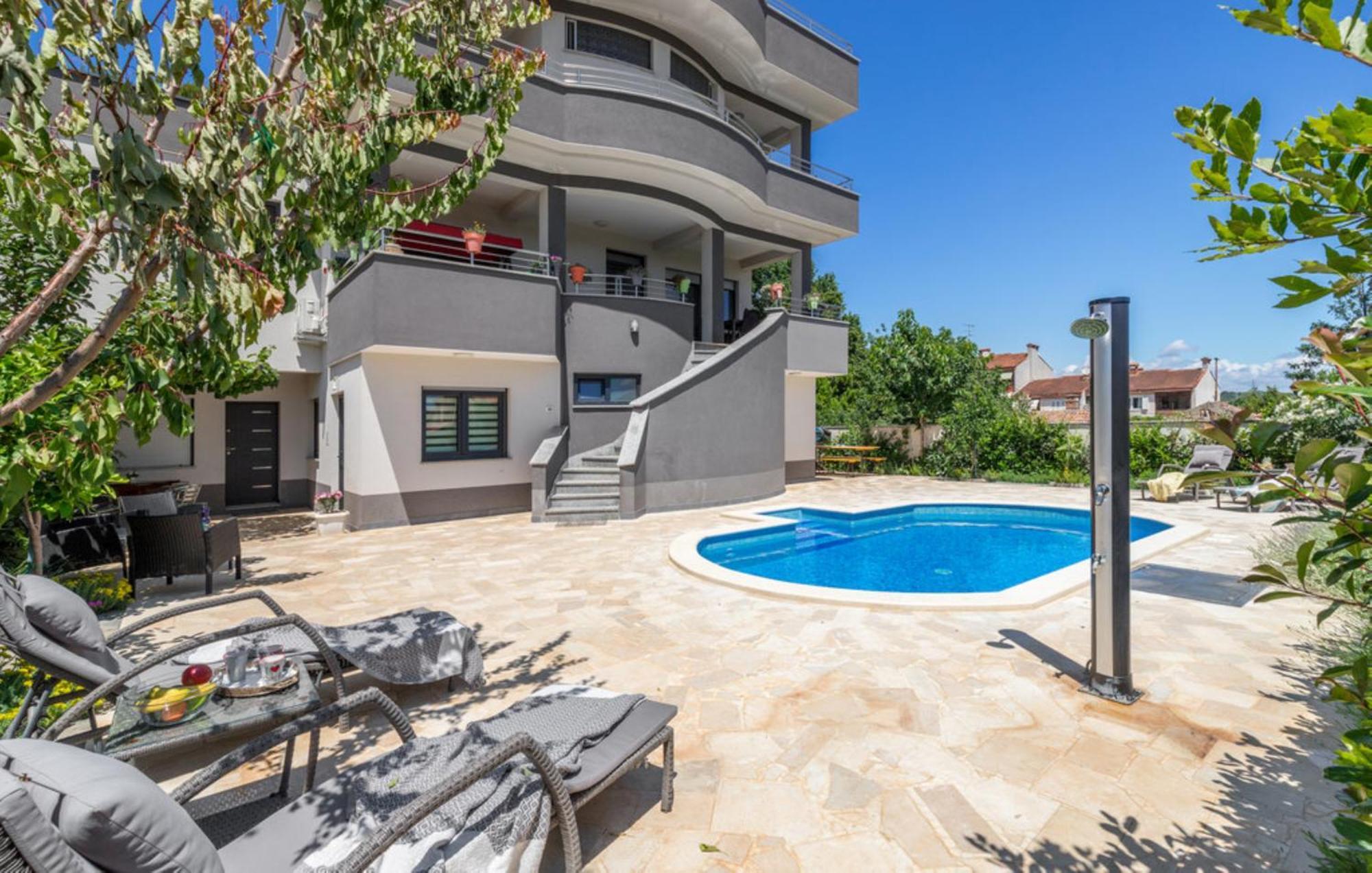 Studio Apartment With Pool 普拉 外观 照片